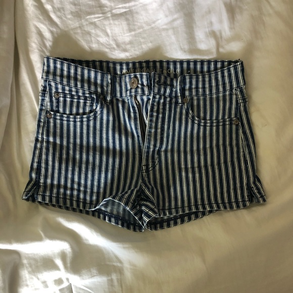 American Eagle Shorts - Picture 2 of 7
